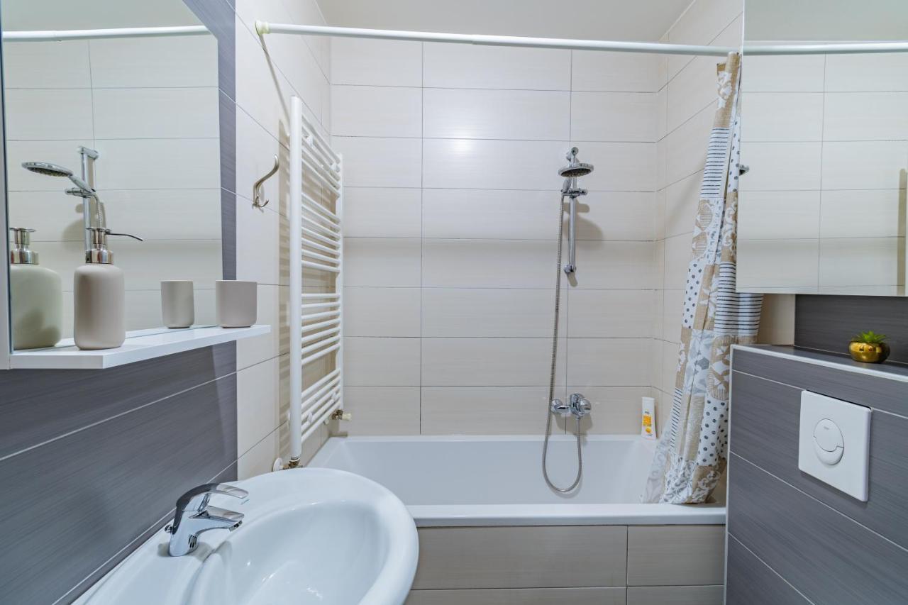 Flexible Selfcheckins 30 - Zagreb - Garage - Electric Vehicle Ccharger - Big Loggia - New - Apartments Repinc 30 المظهر الخارجي الصورة